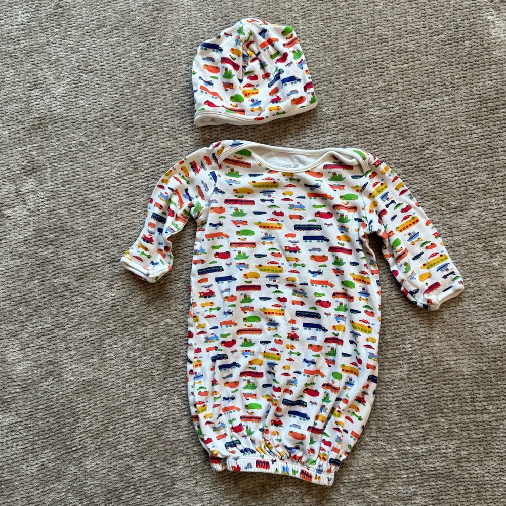 Rugged Bear Baby Gown & Hat Set 0–3 Months Vehicles Car Truck Print Colorful‎